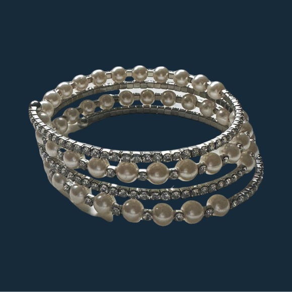 Wrap Pearl Bracelet - Picture 2 of 2